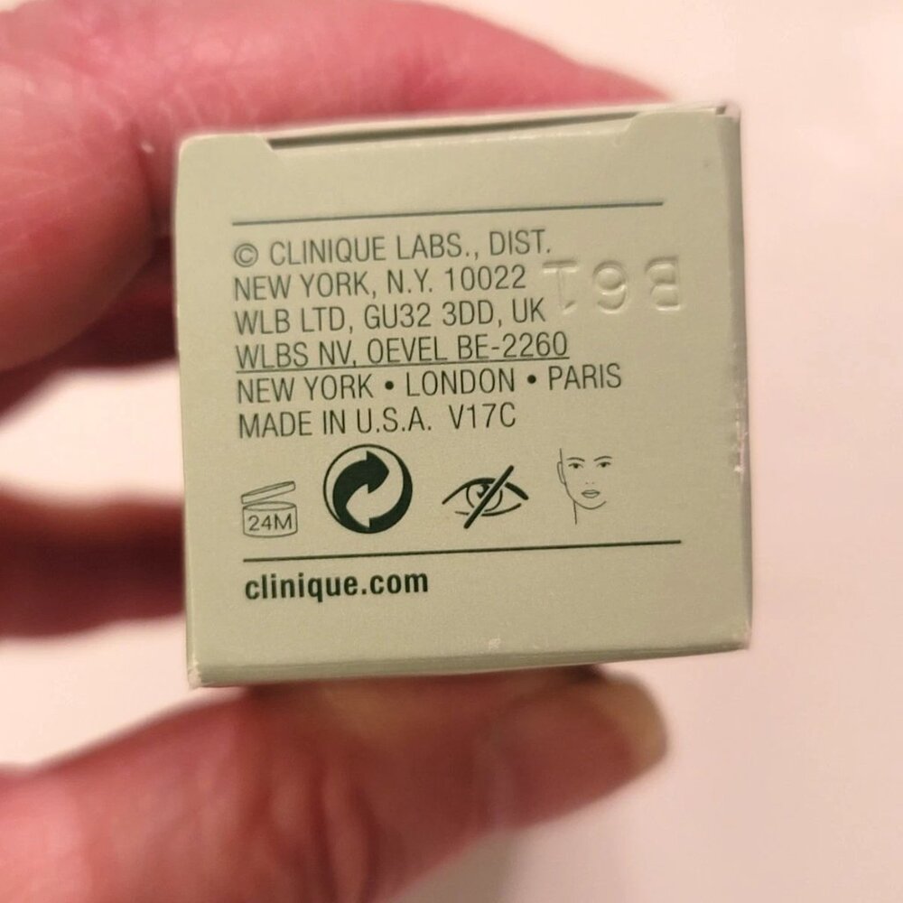 Clinique Smart Clinical Repair™ Wrinkle Correcting Serum – 1.0 fl. oz. / 30 ml - Picture 6 of 8